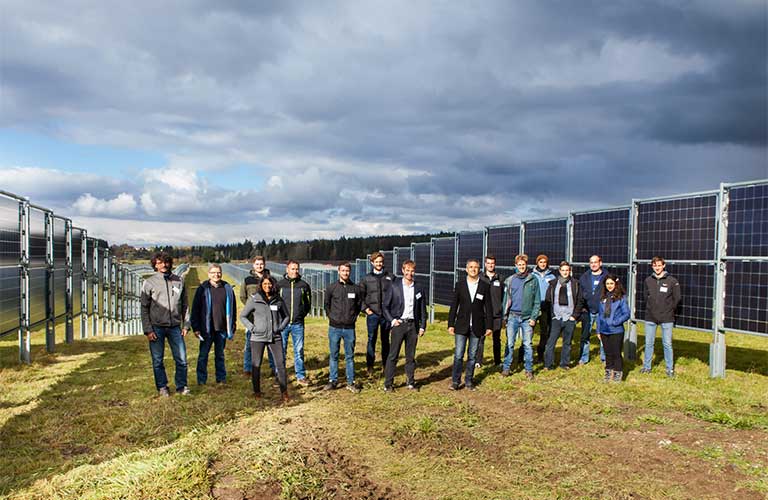 Next2Sun Team im AgriPV-Solarpark