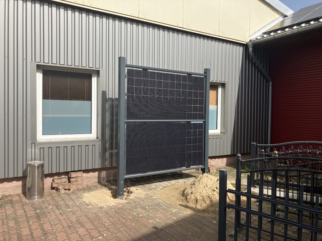 Demoanlage-Premium-Solarzaun-Pasewalk